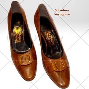 Duilia  Brown Leather Kitten Heel Pumps